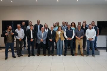 Constructores se reúnen con Fabiola Alanís y respaldan agenda de infraestructura de la 4T en Michoacán Constructores se reúnen con Fabiola Alanís y respaldan agenda de infraestructura de la 4T en Michoacán
