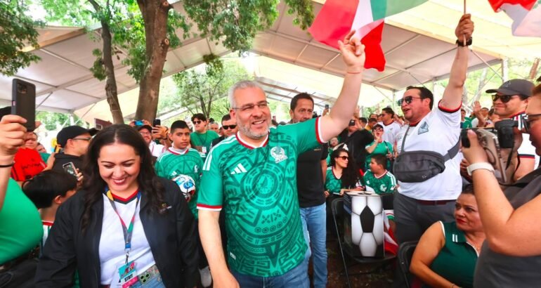 Rompen récord el Jalo Futbolero y Festival Michoacán, más de 171 mil asistentes y 84 mdp en derrama Rompen récord el Jalo Futbolero y Festival Michoacán, más de 171 mil asistentes y 84 mdp en derrama
