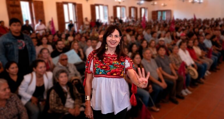 Jóvenes y líderes de Pátzcuaro ven en Gaby Molina el proyecto para Michoacán