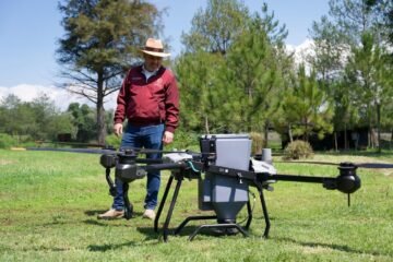 Con tecnología de drones, Michoacán dispersará 200 mil semillas forestales: Bedolla Con tecnología de drones, Michoacán dispersará 200 mil semillas forestales: Bedolla
