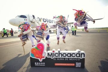 Con 18 conexiones aéreas, Michoacán abre sus puertas al turismo, la cultura y joyas coloniales: Bedolla Con 18 conexiones aéreas, Michoacán abre sus puertas al turismo, la cultura y joyas coloniales: Bedolla