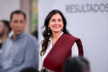 Sector educativo, motor de la transformación: Gaby Molina