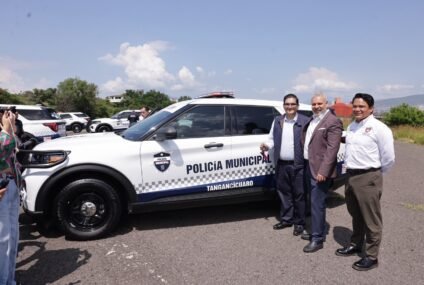 Con entrega de patrullas a 10 municipios, fortalece Bedolla estrategia de seguridad Con entrega de patrullas a 10 municipios, fortalece Bedolla estrategia de seguridad