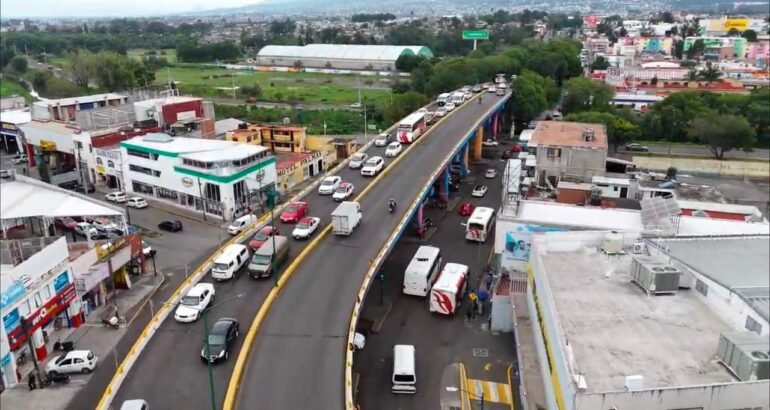 Avanzan obras del Morebús en Tres Puentes con reducción de un carril en el paso superior ferroviario Avanzan obras del Morebús en Tres Puentes con reducción de un carril en el paso superior ferroviario