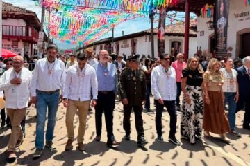 Cobre martillado, cultura y tradición reúnen a visitantes en Santa Clara del Cobre