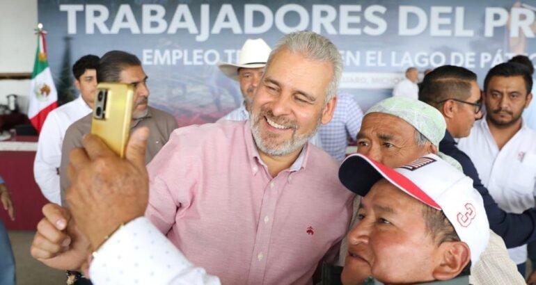 Destaca Bedolla el trabajo de 40 comunidades indígenas en la recuperación del lago de Pátzcuaro