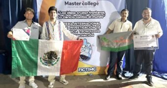 Estudiantes del Cecytem ganan primer lugar en feria internacional de ciencia en Colombia