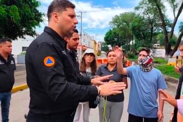 PC Estatal advierte riesgo por maquinaria pesada obstruida por manifestantes en Tres Puentes