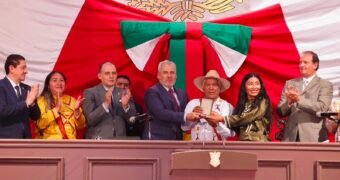 Celebra Bedolla entrega de presea a comunidades mazahuas y destaca el respeto a su autodeterminación