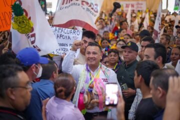 CARLOS TORRES PIÑA: CONOCER MICHOACÁN ES HABER ESTADO AHÍ CUANDO HACÍA FALTA CARLOS TORRES PIÑA: CONOCER MICHOACÁN ES HABER ESTADO AHÍ CUANDO HACÍA FALTA