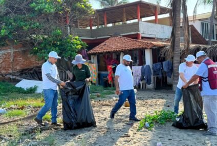 Realiza Conagua Michoacán jornada de limpieza en Lázaro Cárdenas