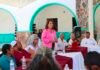 Productores de Nochebuena y Fabiola Alanís unen esfuerzos para fortalecer esta cadena productiva en Michoacán