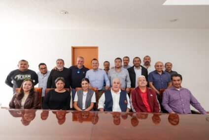 Diálogo permanente con el magisterio es necesario para fortalecer la educación pública de Michoacán: Torres Piña