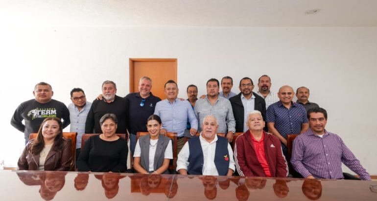 Diálogo permanente con el magisterio es necesario para fortalecer la educación pública de Michoacán: Torres Piña