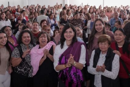 Mujeres de Uruapan arropan a Gaby Molina
