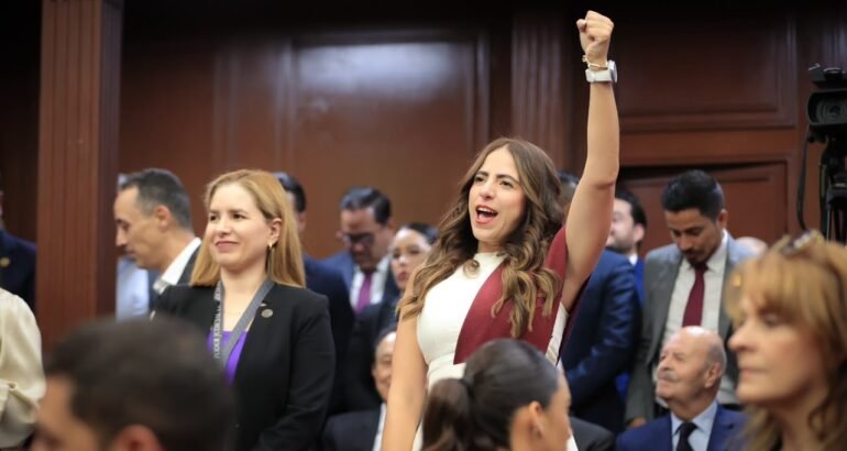 En el marco del Quinto Informe del Ejecutivo, Giulianna Bugarini destaca obras y resultados