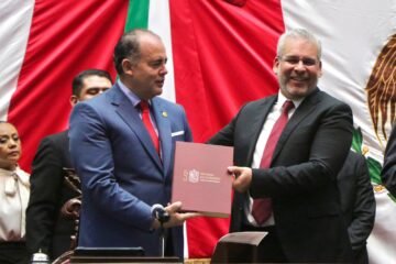 Michoacán recuperó el rumbo, pero aún quedan pendientes por resolver: Baltazar Gaona, al recibir el Quinto Informe de Gobierno