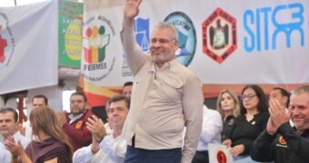 Refrenda Bedolla respaldo a los trabajadores de Michoacán en el XV aniversario de la Catem Refrenda Bedolla respaldo a los trabajadores de Michoacán en el XV aniversario de la Catem