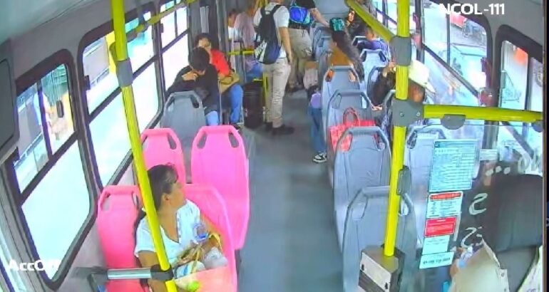 Botón de pánico permite atender emergencia médica en transporte público de Uruapan Botón de pánico permite atender emergencia médica en transporte público de Uruapan