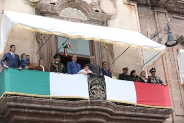 ¡Fiesta patria en Morelia! Miles de familias disfrutan el Desfile Cívico Militar ¡Fiesta patria en Morelia! Miles de familias disfrutan el Desfile Cívico Militar