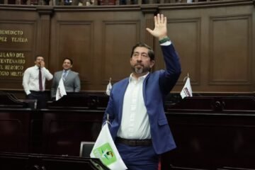 En Segundo Informe Legislativo Abraham Espinoza reitera compromiso con las familias michoacanas