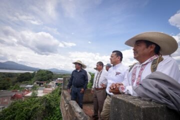 CARLOS TORRES PIÑA: CUANDO LA PALABRA SE CONVIERTE EN CAMINO CARLOS TORRES PIÑA: CUANDO LA PALABRA SE CONVIERTE EN CAMINO