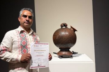 Maestro alfarero de Zinapécuaro gana máximo galardón en concurso nacional