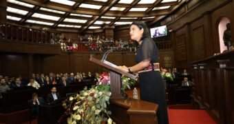 Bedolla le cumple a Michoacán, afirma Erendira Isauro al contestar al Quinto Informe de Gobierno