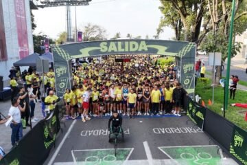 ¡Más de mil corredoras y corredores unidos contra la extorsión en Uruapan! 🏃‍♂️