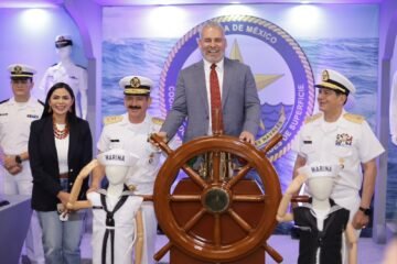 Reconoce Bedolla amplia participación de la Marina en el rescate del lago de Pátzcuaro