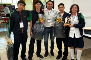 Estudiantes del Cecytem triunfan en Rally Matemático