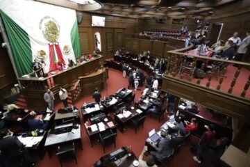 Aprueba Congreso de Michoacán minuta en materia de nacionalidad única para ejercer la titularidad de los Poderes Ejecutivo Federal y Locales Aprueba Congreso de Michoacán minuta en materia de nacionalidad única para ejercer la titularidad de los Poderes Ejecutivo Federal y Locales