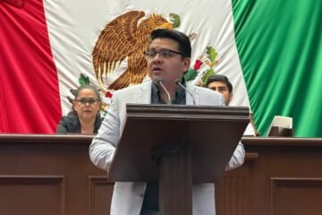 A propuesta de Toño Carreño, se aprueba reforma para atención integral de Lupus
