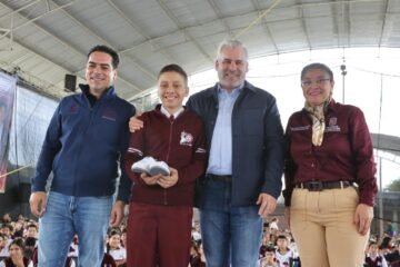 ¡Más de 800 mil tenis entregados! Bedolla impulsa el apoyo a estudiantes de secundaria