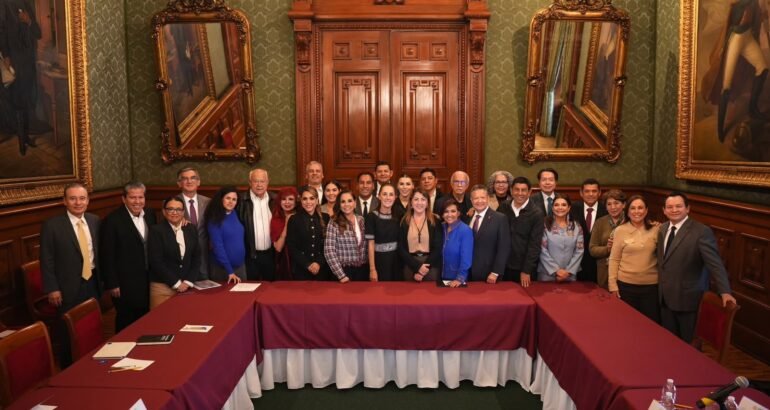 Sheinbaum revisa con Bedolla y gobernadores avances de Vivienda e IMSS-Bienestar Sheinbaum revisa con Bedolla y gobernadores avances de Vivienda e IMSS-Bienestar