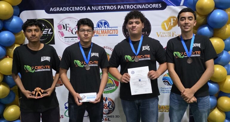 Estudiantes del Cecytem Purépero ganan boleto a Rumania tras destacar en robótica