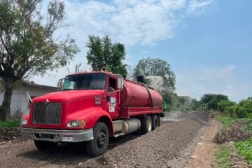 En marcha, rehabilitación de camino intermunicipal en Penjamillo y Angamacutiro: Rogelio Zarazúa