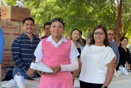 Van más de 57 mil pares de tenis entregados en este ciclo escolar