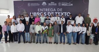 Más de 2 mil estudiantes de Telebachillerato Comunitario reciben libros de texto Más de 2 mil estudiantes de Telebachillerato Comunitario reciben libros de texto